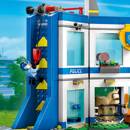 LEGO® City - Rendőrségi tréning akadémia (60372)