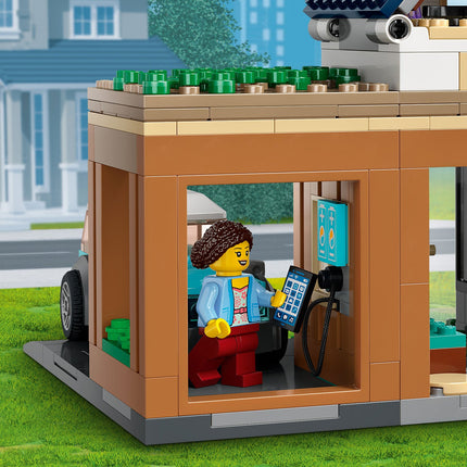 LEGO® City - Családi ház és elektromos autó (60398)