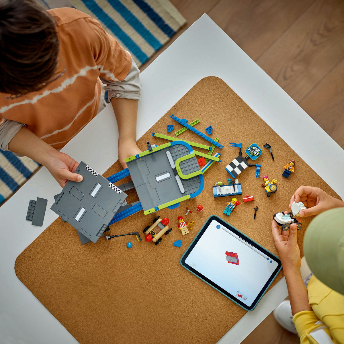 Bez ograničenja: Rampa za trkačke automobile – LEGO® Store Srbija