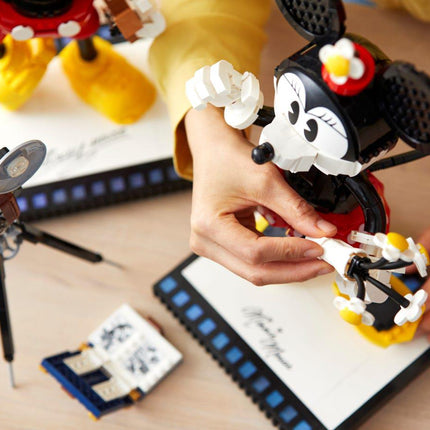 LEGO® Disney™ - Megépíthető Mickey és Minnie egér (43179)