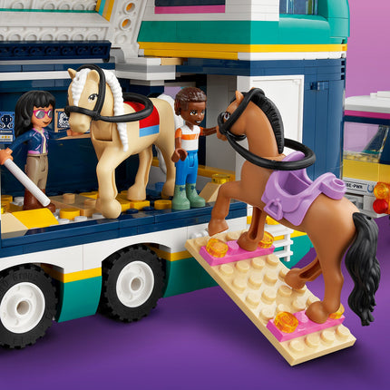 LEGO® Friends - Lovas parádé utánfutó (41722)