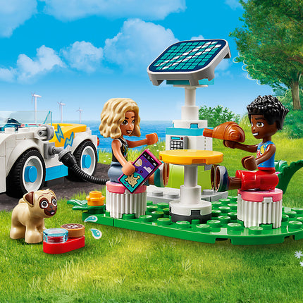 LEGO® Friends - Elektromos autó és töltőállomás (42609)