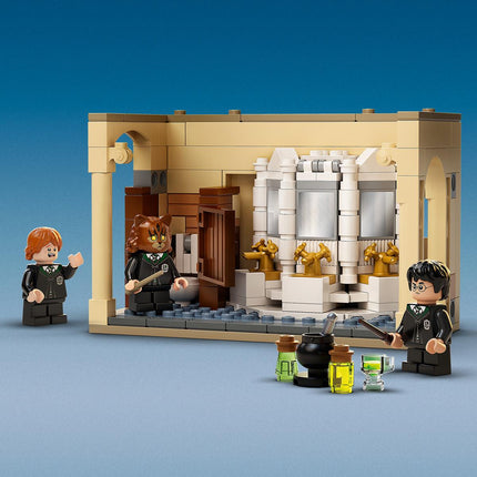 LEGO® Harry Potter™ - Roxfort™: Százfűlé-főzet kis hibával (76386)