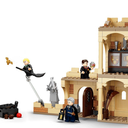 LEGO® Harry Potter™ - Roxfort™: Az első repülőlecke (76395)