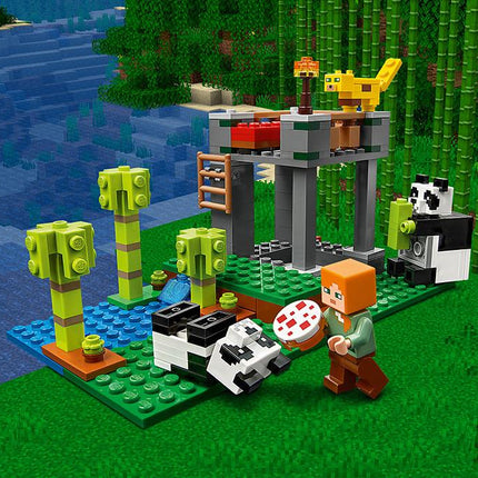 LEGO® Minecraft® - A pandabölcsőde (21158)