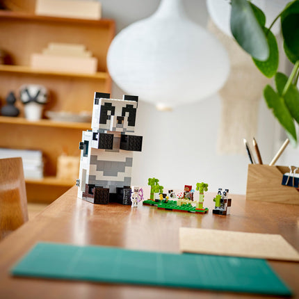 LEGO® Minecraft® - A pandamenedék (21245)