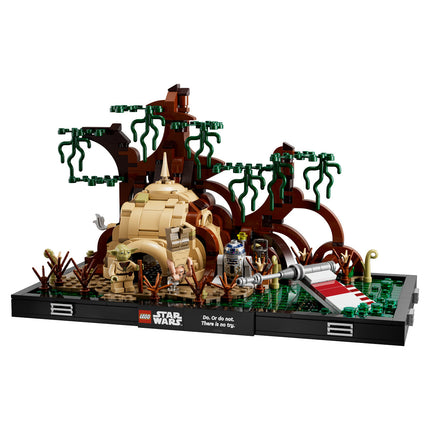 LEGO® Star Wars™ - Jedi™ kiképzés a Dagobah™ bolygón dioráma (75330)