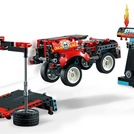 LEGO® Technic - Kaszkadőr teherautó és motor (42106)