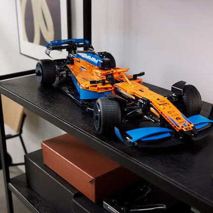 LEGO® Technic - McLaren Formula 1™ versenyautó (42141)