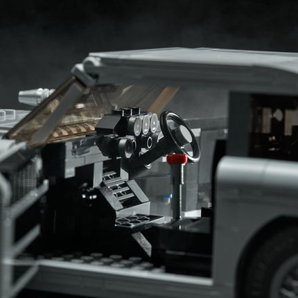 James Bond™ Aston Martin DB5