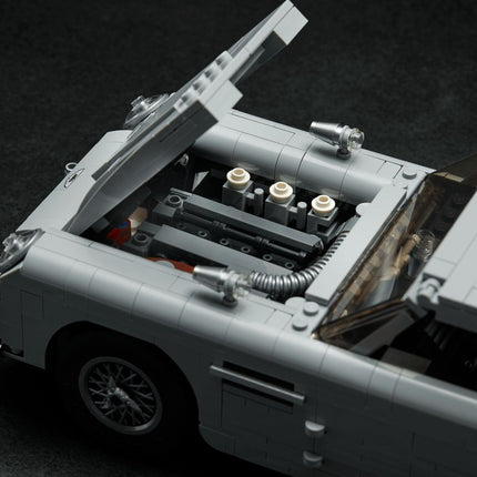James Bond™ Aston Martin DB5