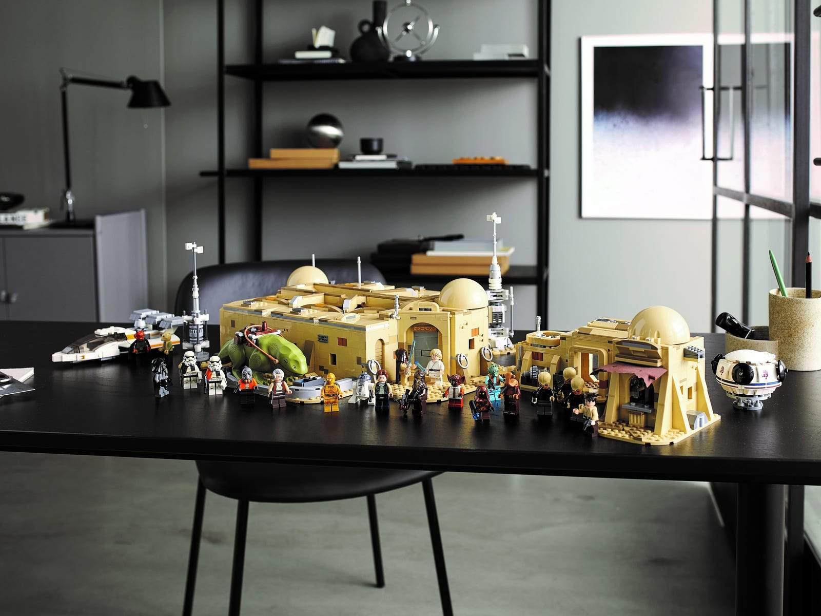 LEGO® Star Wars™ Krčma u Mos Eisleyju - LEGO® Store Srbija