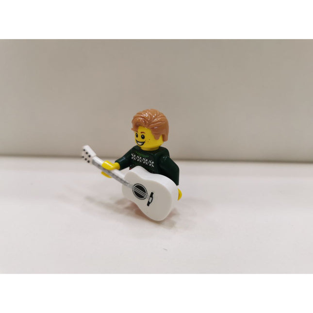 Dečak sa gitarom – LEGO® Store Srbija - Main Image